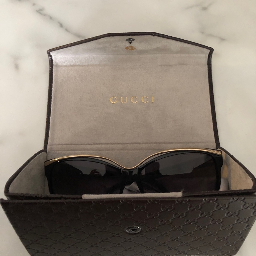 Gucci oversized sunglasses